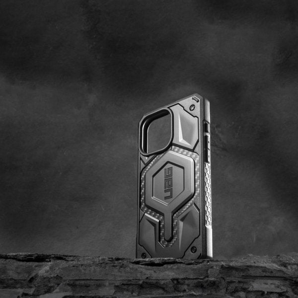 Urban Armor Gear (UAG) iPhone 16 Pro Max -suojakuori Monarch Pro MagSafe Carbon Fiber