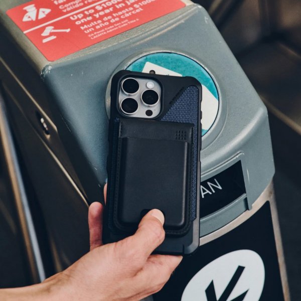 Urban Armor Gear (UAG) MagSafe-korttikotelo Metropolis Vegan Musta