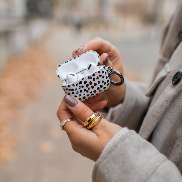 Burga AirPods Pro 3 -kuoret, design Almond Latte