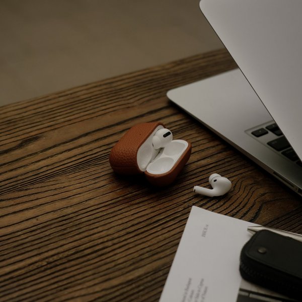 KeyBudz AirPods Pro 2 -kuori, Artisan Series, ruskea
