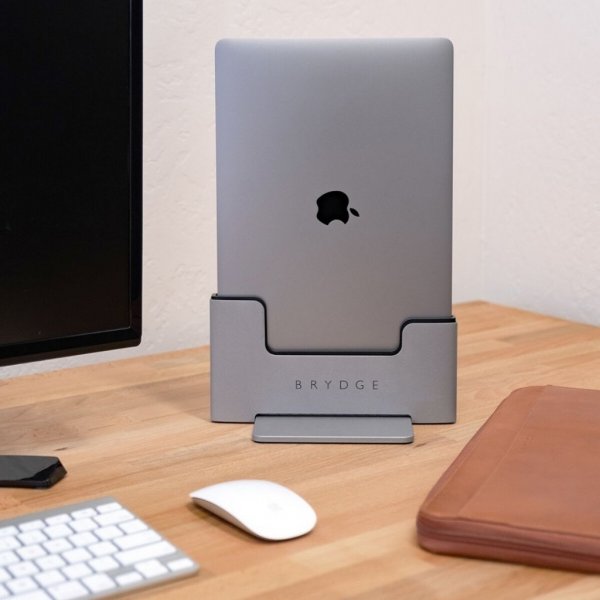 Brydge Vertical Dock 15-tuumaiselle MacBook Prolle, hopea