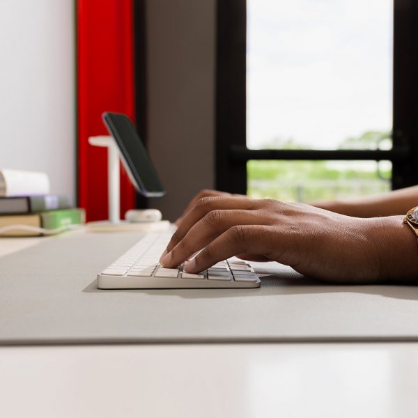 Twelve South DeskPad Harmaa