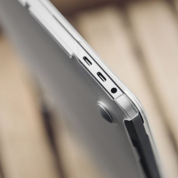 Moshi MacBook Pro 16 (A2141) iGlaze Hardshell -suojakuori Stealth Black