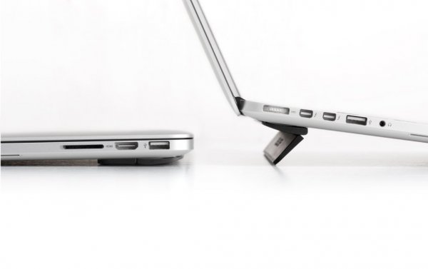 Bluelounge Kickflip MacBook Pro 15/16" kokoontaittuva tuki, musta