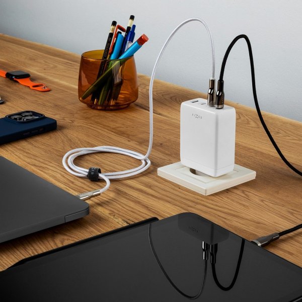Fixed Laturi GaN100 3xUSB-C & 1xUSB-A