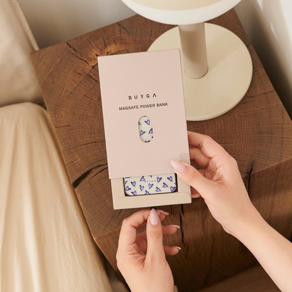 Burga Powerbank MagSafe 5000 mAh Love Me Right Metallinharmaa