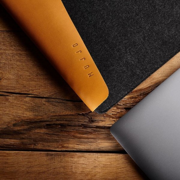 Mujjo MacBook Sleeve 16" Ruskea Musta