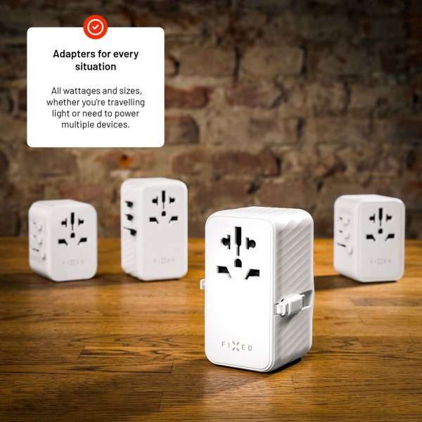Kiinteä matkalaturi Voyager World Adapter 85W