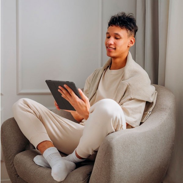 Spigen Samsung Galaxy Tab S10 FE -kotelo Ultra Hybrid Pro, musta