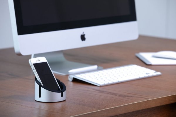 Just Mobile iPhone-pidike AluCup Musta