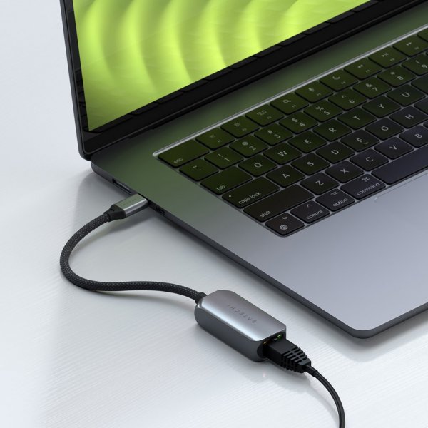 Satechi-sovitin USB-C 2.5 Gigabit Ethernet