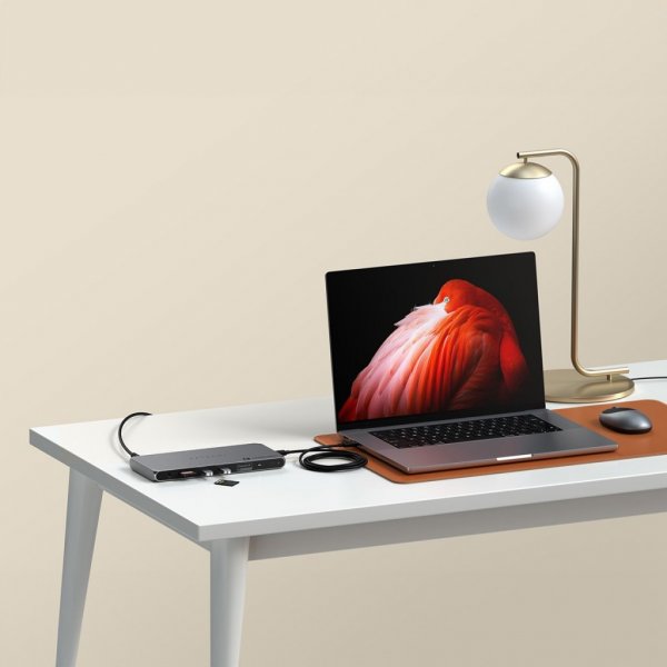 Satechi Thunderbolt 4 -telakointiasema DisplayLinkillä