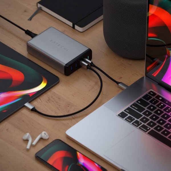 Satechi 108 W PD matkalaturi kahdella USB-C- ja USB-A-ulostulolla, harmaa
