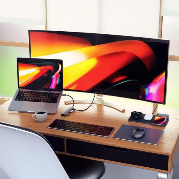 Satechi Slim USB-C MultiPort Ethernet-liitännällä hopea