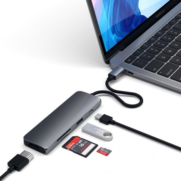 Satechi USB-C Multiport Pro avaruusharmaa