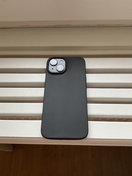 Nordic Covers iPhone 15 -kuori, Feather Series, Raven Black