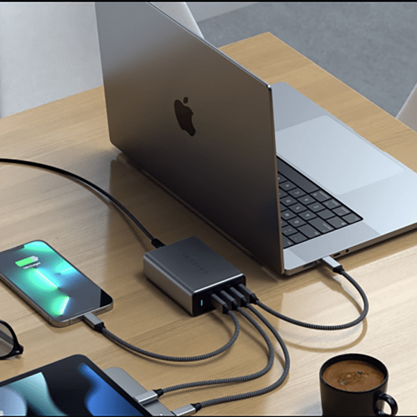 Satechi 165 W GaN PD-laturi, 4 USB-C-porttia
