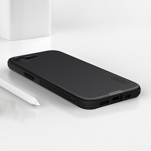 Nillkin iPhone 16e/17e Kuori Super Frosted Shield Pro MagSafe Musta