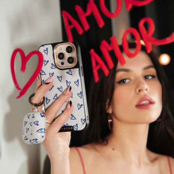 Burga AirPods 4 -kuori, Design Love Me Right