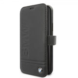 BMW iPhone 11 -suojakuori logolla, musta
