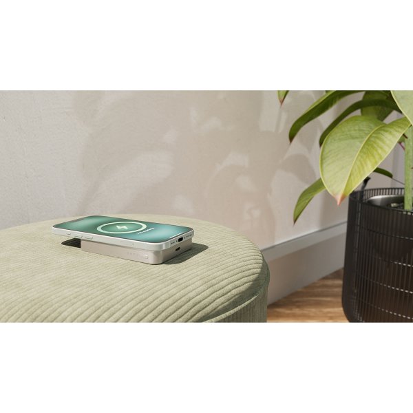 Zens Powerbank Pro 1 Slim 10 000 mAh Qi2 MagSafe Valkoinen