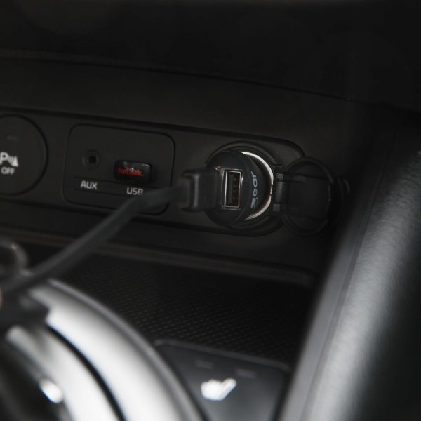 Gear Autolaturi 2xUSB 2.4A Micro-USB-kaapeli 1m Musta
