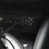 Gear Autolaturi 2xUSB 2.4A Micro-USB-kaapeli 1m Musta