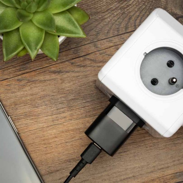 Fixed Laturi kaapelilla Mini PD Travel Charger Kit USB-C/Lightning 20W Musta