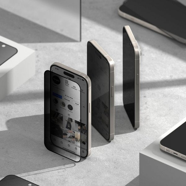 Ringke iPhone 15 näytönsuoja Privacy Tempered Glass asennusohjain