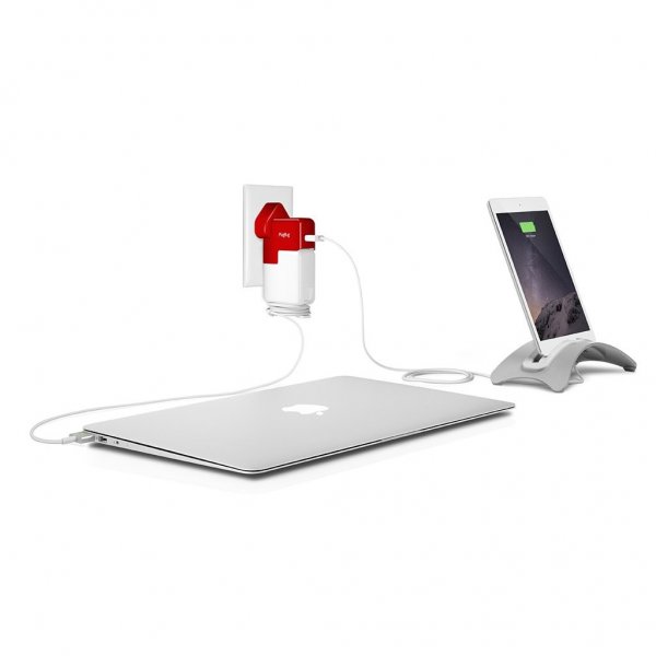 Twelve South Laddare PlugBug World