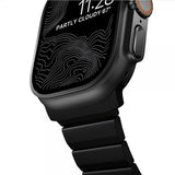 Nomad Apple Watch 44/45/46mm/Ultra 49mm ranneke Titanium Band musta