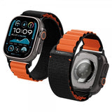 Spigen Apple Watch 44/45/46mm/Ultra 49mm ranneke WBF1 musta oranssi