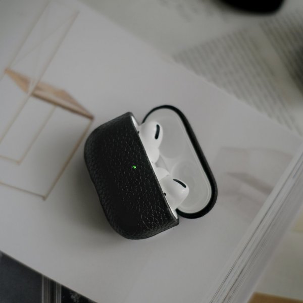 KeyBudz AirPods Pro 2 Kuoret Artisan Series Musta