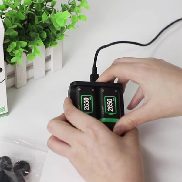 Aolion-akkulaturi Xbox Series X -ohjaimelle