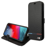 BMW iPhone 13 Mini -suojakuori Tricolor Carbon Effect, musta