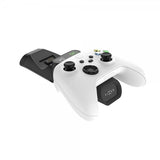 Kiinteä kaksoislataustelakka Xbox Series S-, X- ja One-ohjaimille, musta