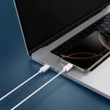 Spigen Essential USB-C–USB-C 60W 2m -kaapeli, valkoinen