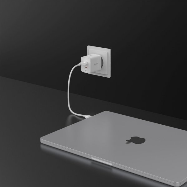 Spigen Essential -laturi 47W 2xUSB-C Valkoinen