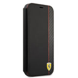 Ferrari iPhone 13 Mini Suojakuori Carbon Effect Metal Logo Vertical Stripe Musta