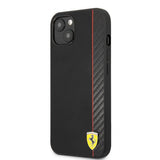 Ferrari iPhone 13 Kuori Carbon Effect Metal Logo Vertical Stripe Musta