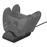 Deltaco Gaming -latausasema kahdella Xbox Series X/S -ohjaimen akkupakkauksella