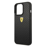 Ferrari iPhone 13 Pro -suojakuori, aitoa hiilikuitua, metallilogolla, musta