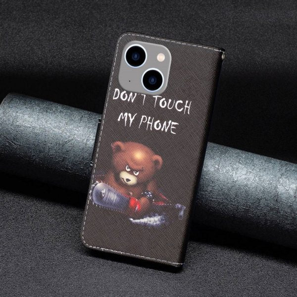 iPhone 14 Plus -kuori, jossa motiivina nalle "Don't Touch My Phone"
