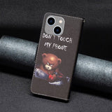 iPhone 14 Plus -kuori, jossa motiivina nalle "Don't Touch My Phone"
