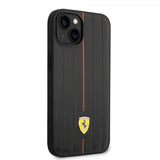 Ferrari iPhone 14 Plus -kuori, kohokuvioidut raidat, punainen