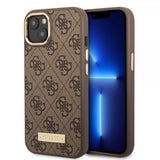 Guess iPhone 14 Plus Kuori Metal Plate Logo MagSafe Ruskea