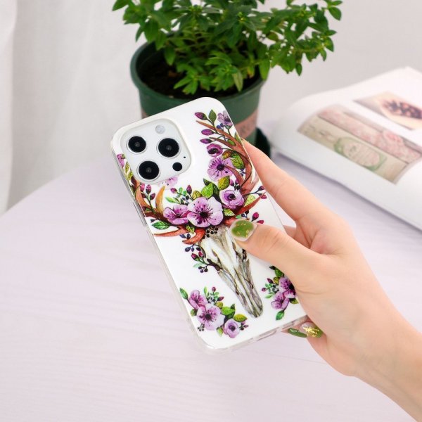 iPhone 14 Pro Kuoret Kukkia ja Peura -aiheella