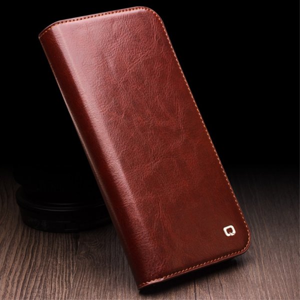 Qialino iPhone 15 Pro Max -kotelo, aitoa nahkaa, ruskea