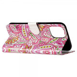 iPhone 15 Pro Max -suojakuori, jossa paisley-kuvio