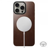 Nomad iPhone 15 Pro Max Skin Magnetic nahkainen takakansi, Horween Rustic Brown